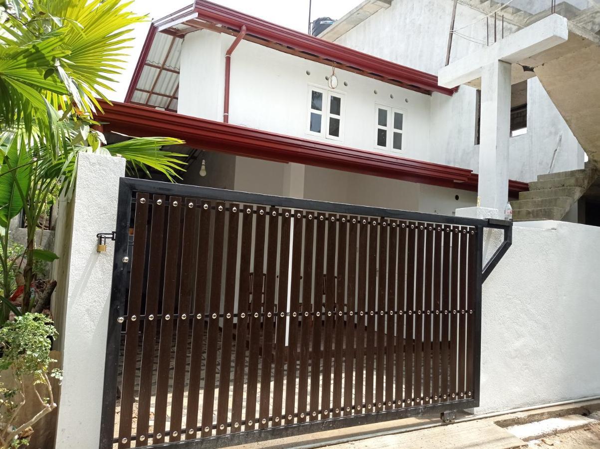 Ferienwohnung Surf&Salt Weligama Exterior foto